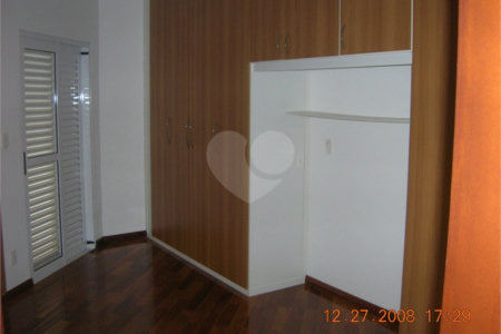 Casa no Condomínio Damha I