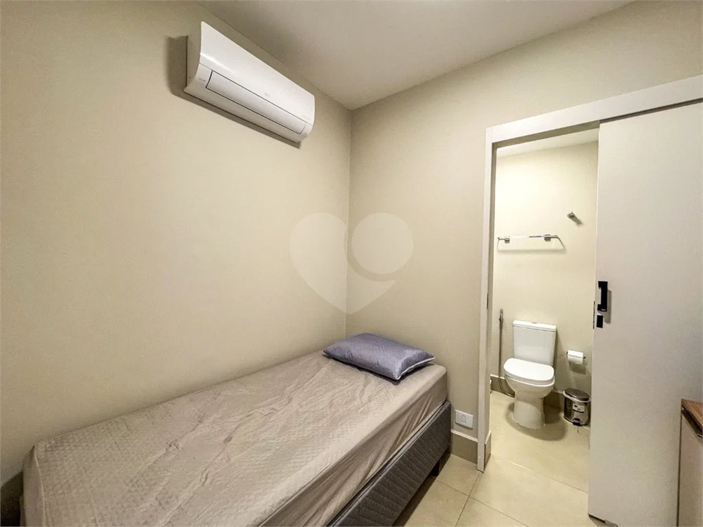 Apartamento à venda com 3 suítes em Riviera de São Lourenço, Bertioga, SP