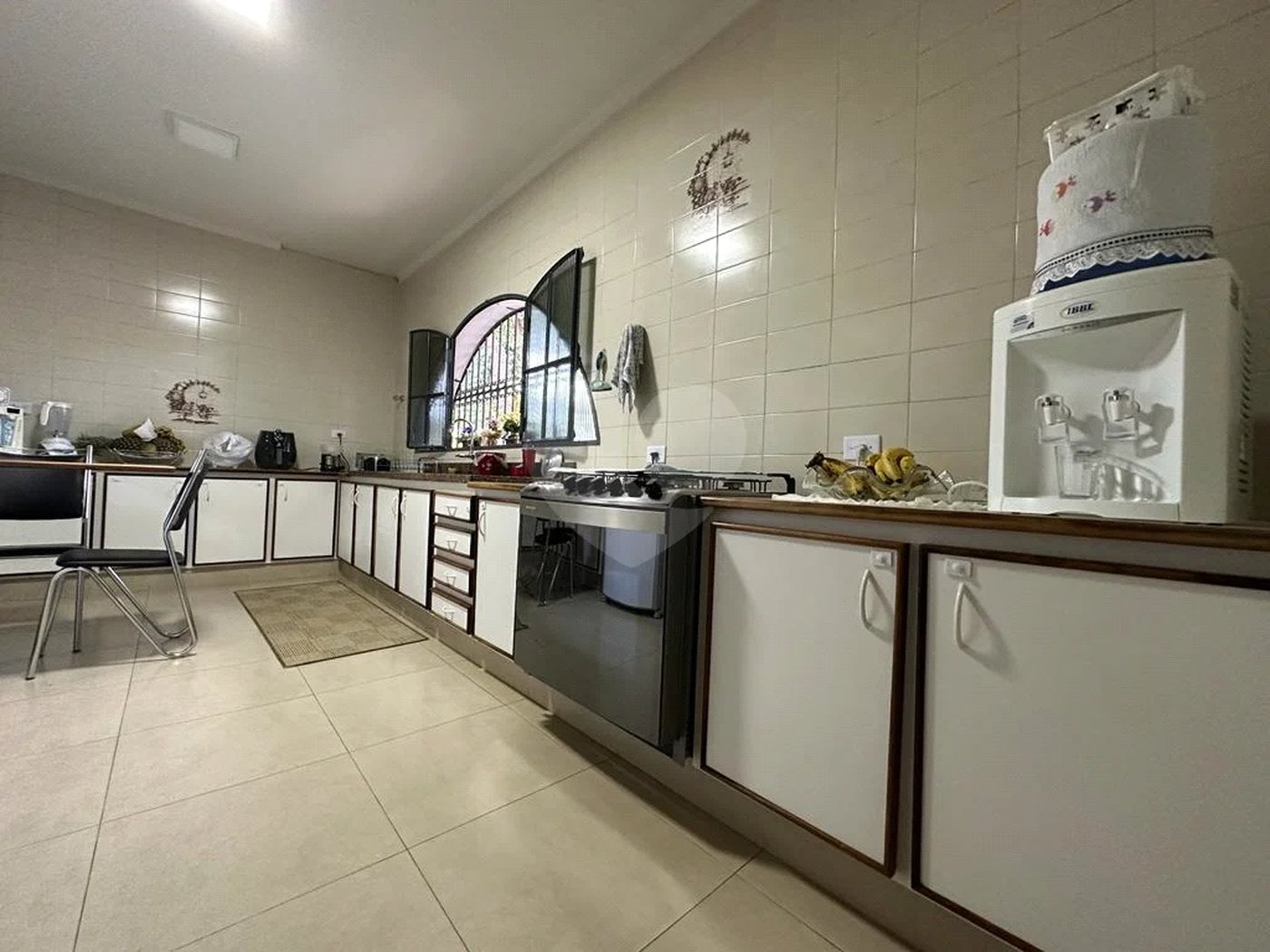 Casa assobradada à venda no bairro Nova Piracicaba, em Piracicaba/SP.