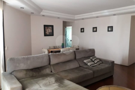 Apartamento com 136m² , 3 dormitórios , sendo 1 suíte , 2 vagas , à venda na Vila Prudente.