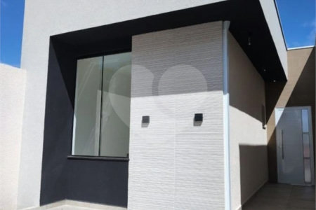 Casa Térrea com Acabamento Diferenciado - Ótima Oportunidade em Bom Jesus dos Perdões