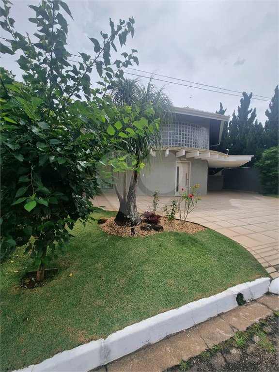 Sobrado à venda ou para alugar com 3 suítes em Villaggio Capríccio, Louveira, SP