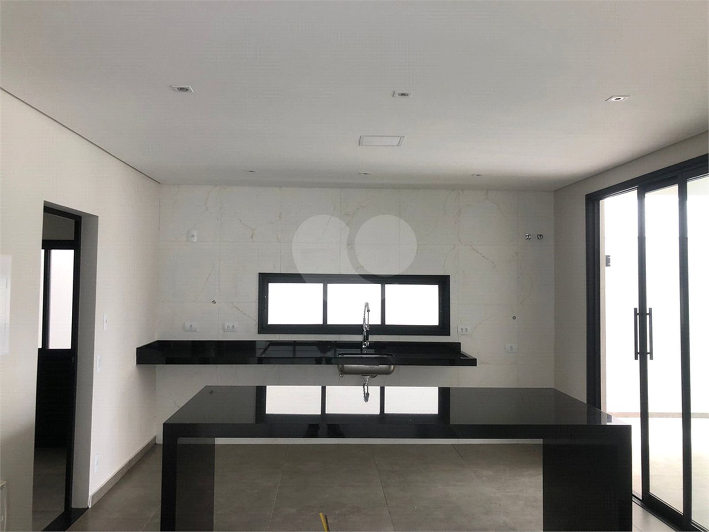 Casa à venda com 3 suítes no condomínio Parque Faber IV, São Carlos - SP