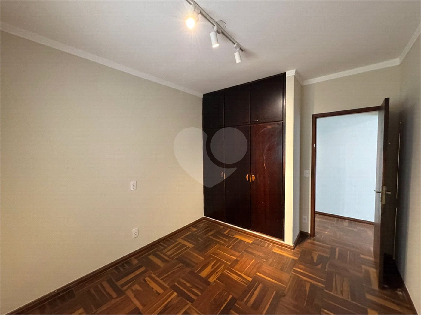 Imóvel comercial á venda, com 766m2 de terreno, em São Carlos-SP