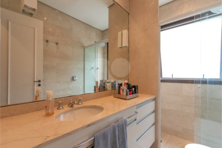 Apartamento de 233 m² à venda em Higienópolis com 4 dormitórios.