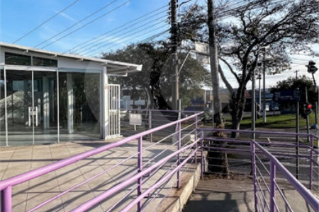 Lindo Salão Comercial para locação com 924m2 no Centro de Atibaia