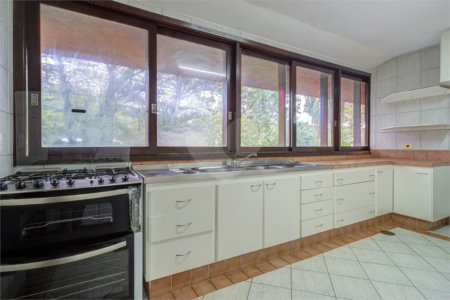 Sobrado à venda ou para alugar com 4 quartos, sendo 1 suíte, em Chácara Monte Alegre, São Paulo, SP