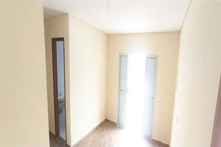 Sobrado à venda com 3 quartos, sendo 1 suíte,  em Cidade São Francisco, São Paulo, SP