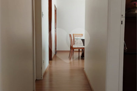 Vende-se apartamento no Jardim Aeroporto com 03 dormitórios