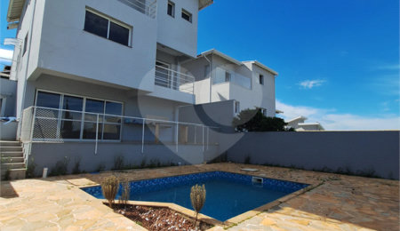 Casa à venda com 4 suítes no condomínio Terras de São Francisco, Vinhedo - SP