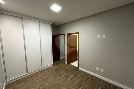 Casa para venda no condomínio de alto padrão Damha III,
