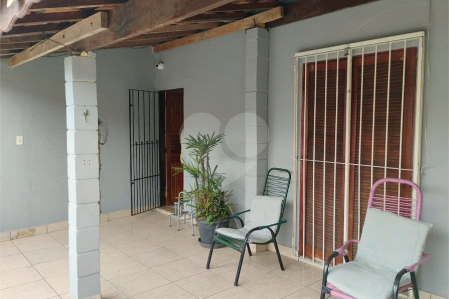 Vende-se casa na Vila Santa Catarina - Excelente oportunidade para investimento e geração de renda
