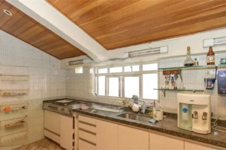 Sobrado à Venda e Locação no Campo Belo | 700 m² de Área Construída | 7 Dormitórios | 3 Suítes | 5 Vagas