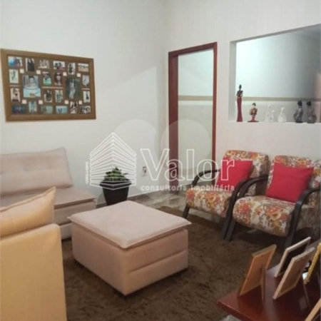 Casa Térrea com 2 dormitórios, sendo 1 suíte.