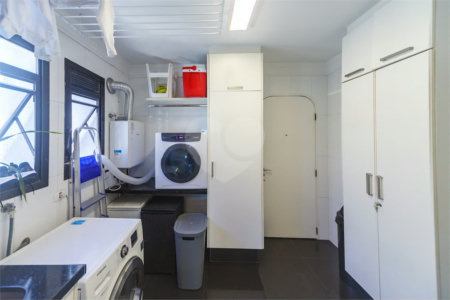 Apartamento de 149,51m2, 3 dormitórios, 1 suíte, toalete social, living 2 ambientes, 2 vagas fixas e lazer completo em Higienópolis.