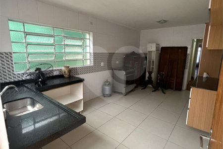 Sobrado em São Paulo com 140m², 4 dormitórios e 2 vagas de garagem