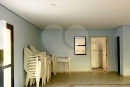 Apartamento Residencial à venda na Aclimação.