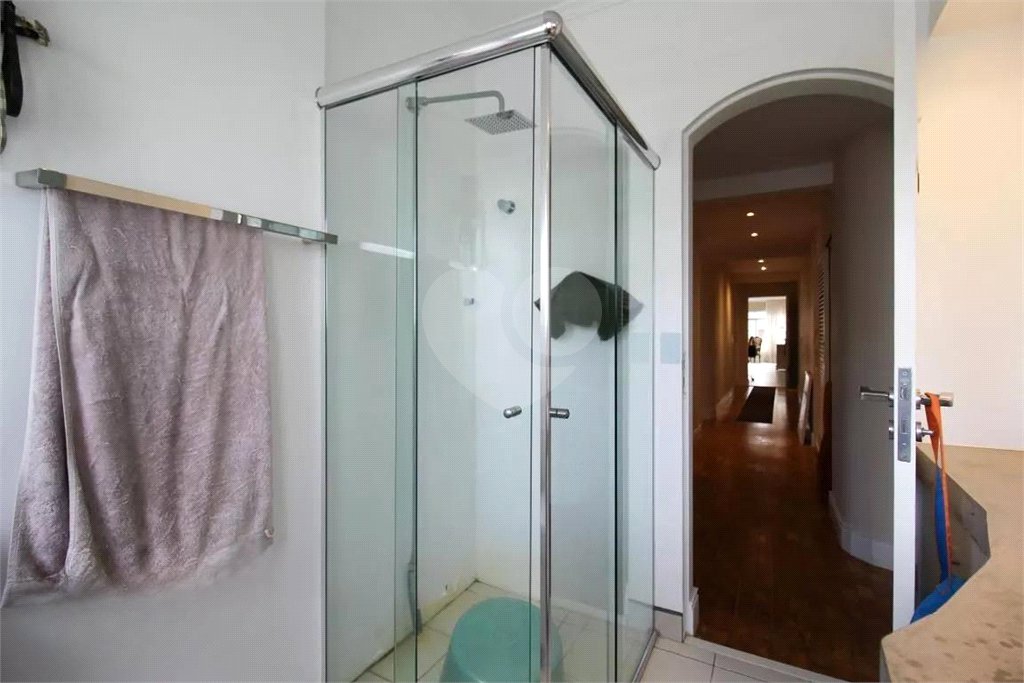 Apartamento para venda em Moema com 185m², 3 dormitórios sendo 1 suíte e 1 vaga