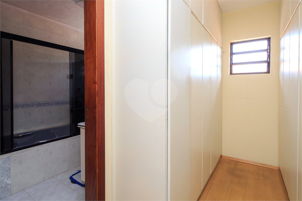 Sobrado com 4 quartos em Bolsão Residencial