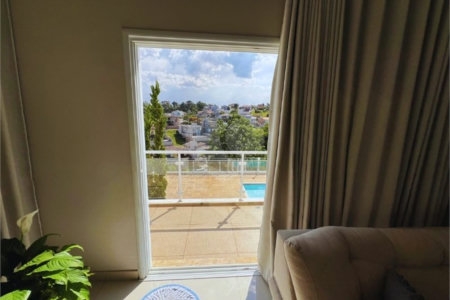 Apresento essa belíssima casa no Condomínio Delle Stelle - Louveira SP