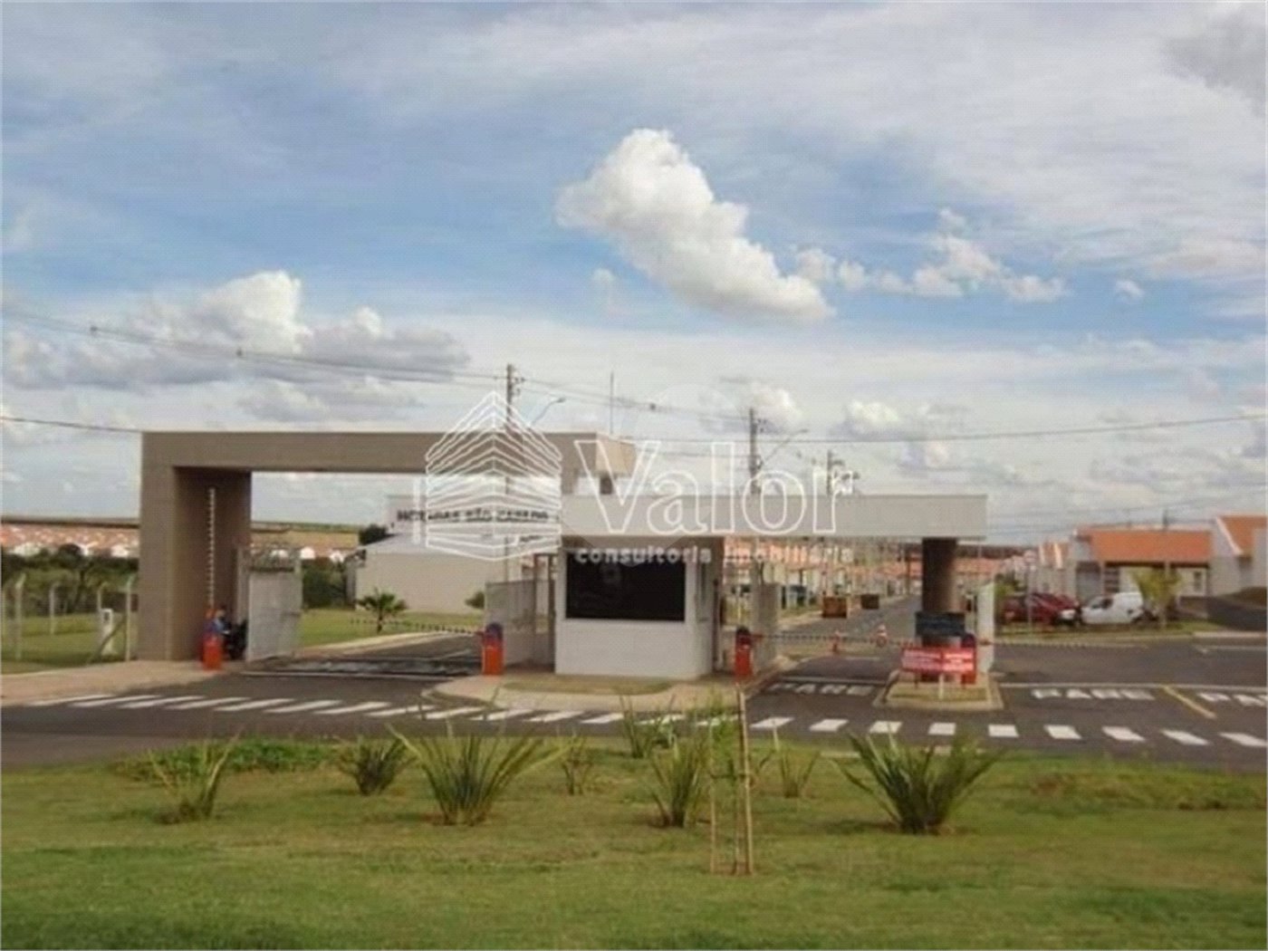 Casa Térrea no Condomínio Moradas II.
