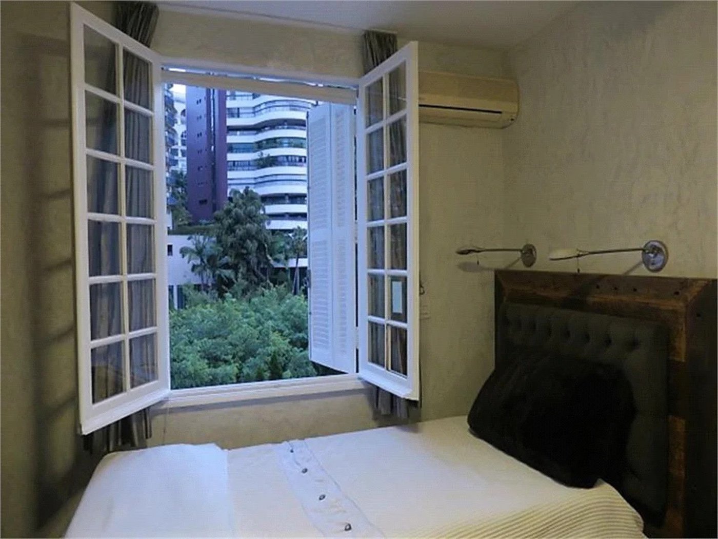 Casa à venda com 4 quartos, sendo 3 suítes,  em Morumbi, São Paulo, SP