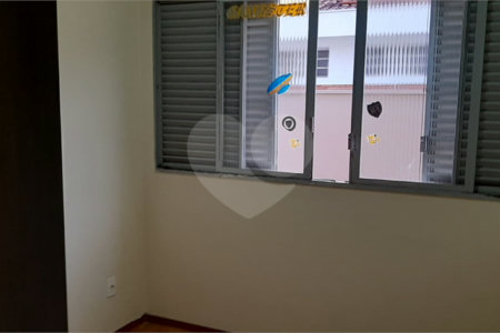 Casa espaçosa com 3 quartos e suíte em excelente bairro residencial!