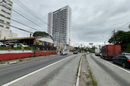 Área excelente para incorporadoras, ao lado do Metrô São Paulo-Morumbi.
