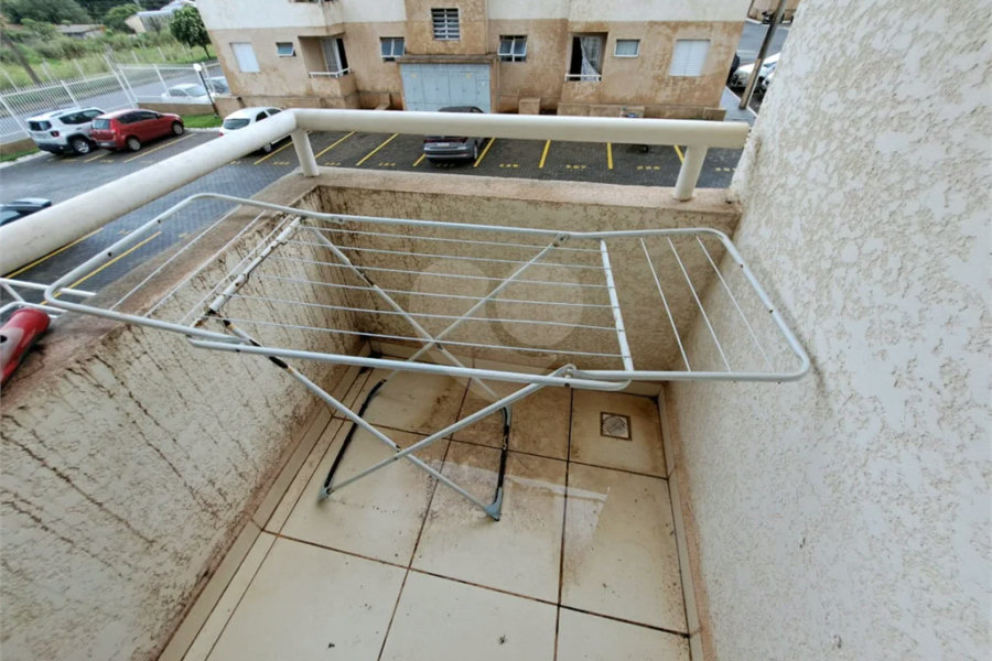 Apartamento com 02 quartos MOBILIADO com varanda e lazer !
