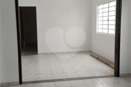 CASA A VENDA NO CENTRO COM 3 DORMITÓRIOS, 1 SUÍTE, 4 VAGAS, SÃO JOSÉ DOS CAMPOS/SP.