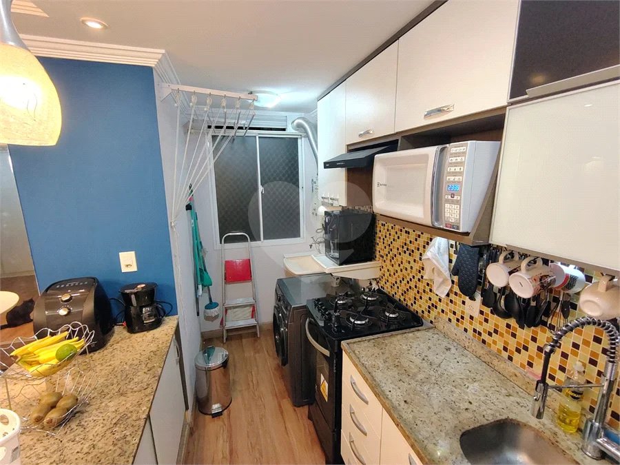 Apartamento de 3 Quartos no Condomínio Rossi – Completo e Pronto para Morar