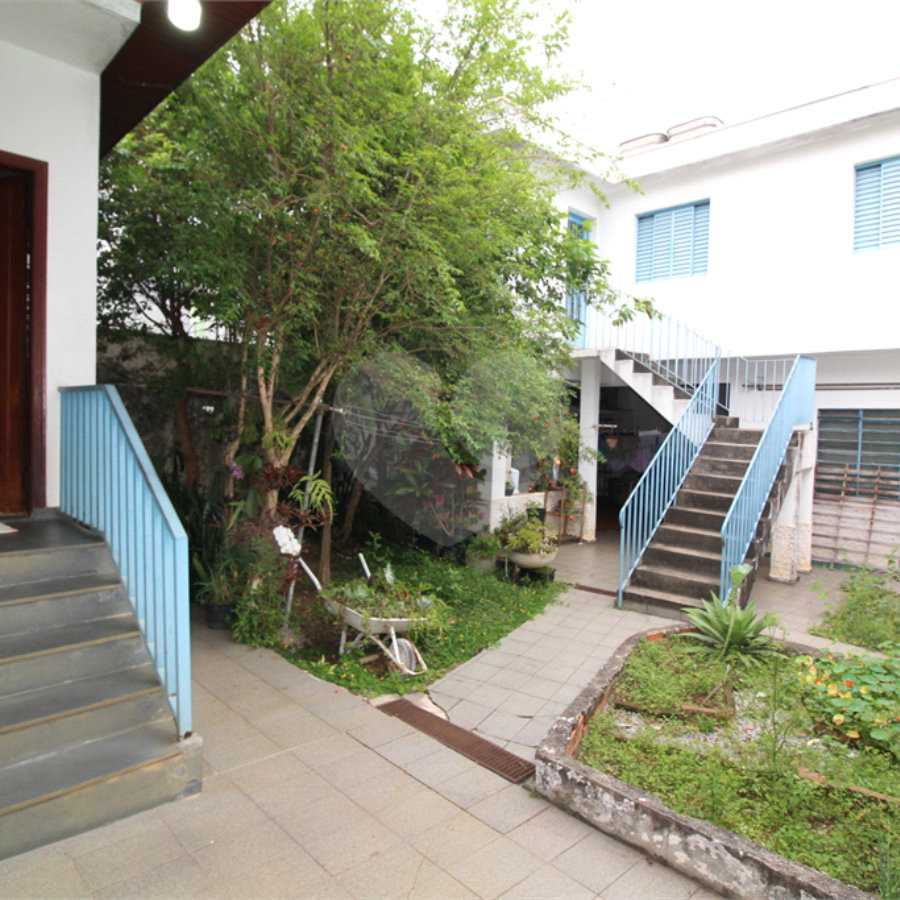 Casa a venda no bosque da saúde, com 3 dormitórios com 3 vagas de garagem.