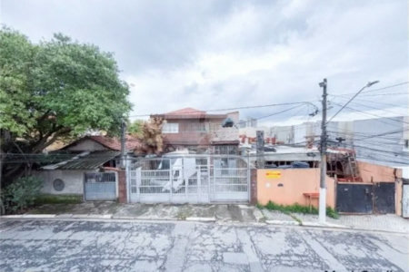 Casa com 150m², 5 dormitórios, sendo 1 suíte, 2 vagas de garagem, à venda na Vila Matilde.