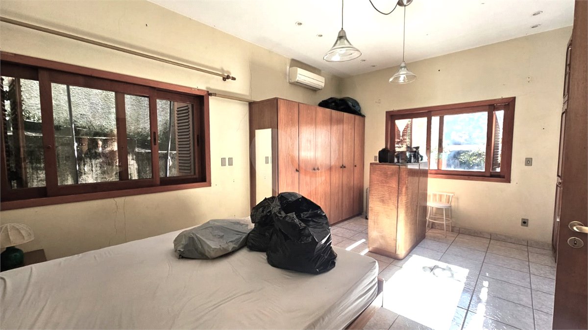 Casa à venda com 4 suítes no condomínio Chácara Cordeiro, São Paulo - SP