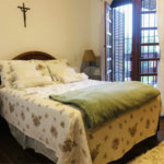 SOBRADO A VENDA NO TREMEMBÉ - 3 DORMS. (1 SUÍTE) E 5 VAGAS