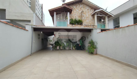 Casa à venda com 2 quartos, sendo 1 suíte,  em São Lourenço, Bertioga, SP