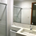 APARTAMENTO MOBILIADO EM FRENTE AO SHOPPING 02 DORMITÒRIOS