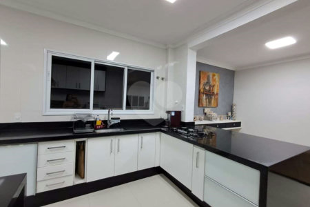 Casa de Alto Padrão à Venda e Locação - Condomínio Vila Verde