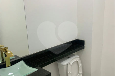 PRÉDIO / GALPÃO COMERCIAL À VENDA OU LOCAÇÃO Jardim Arapongas • Guarulhos/SP