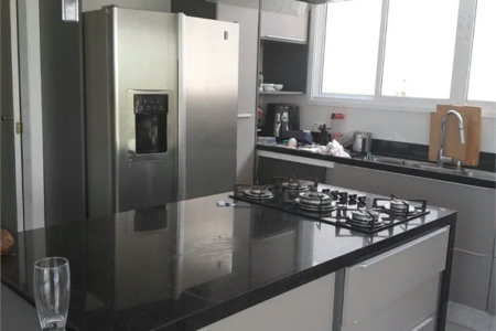 Casa à venda com 3 suítes em Moinho Velho, Cotia, SP