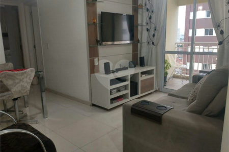 Apto no Cambuci de 55m2, com 2 dorms, 2 banheiros, 1 suíte, 1 vaga. Estuda permuta.