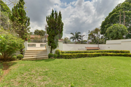 Casa Térrea à venda com 4 quartos, sendo 2 suítes, em Alto da Boa Vista, São Paulo, SP