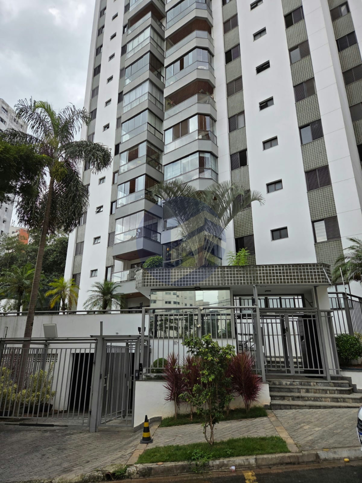 Apartamento à venda com 3 quartos, sendo 1 suíte, em Vila Andrade, São Paulo - SP