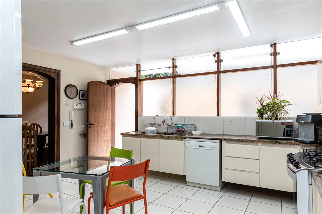 Sobrado de 632m² no Alto da Boa Vista à venda e locação - 05 dormitórios, 05 suítes e 09 vagas.
