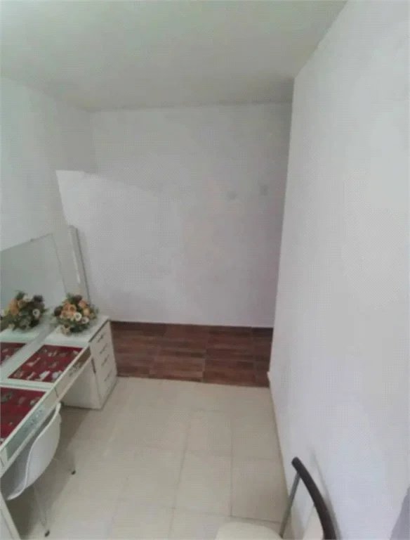 Casa à venda com 2 quartos no condomínio Antilhas, Cotia - SP