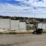 Terreno em Atibaia com 990 metros, pronto para construir, topografia declive, aceita financiamento