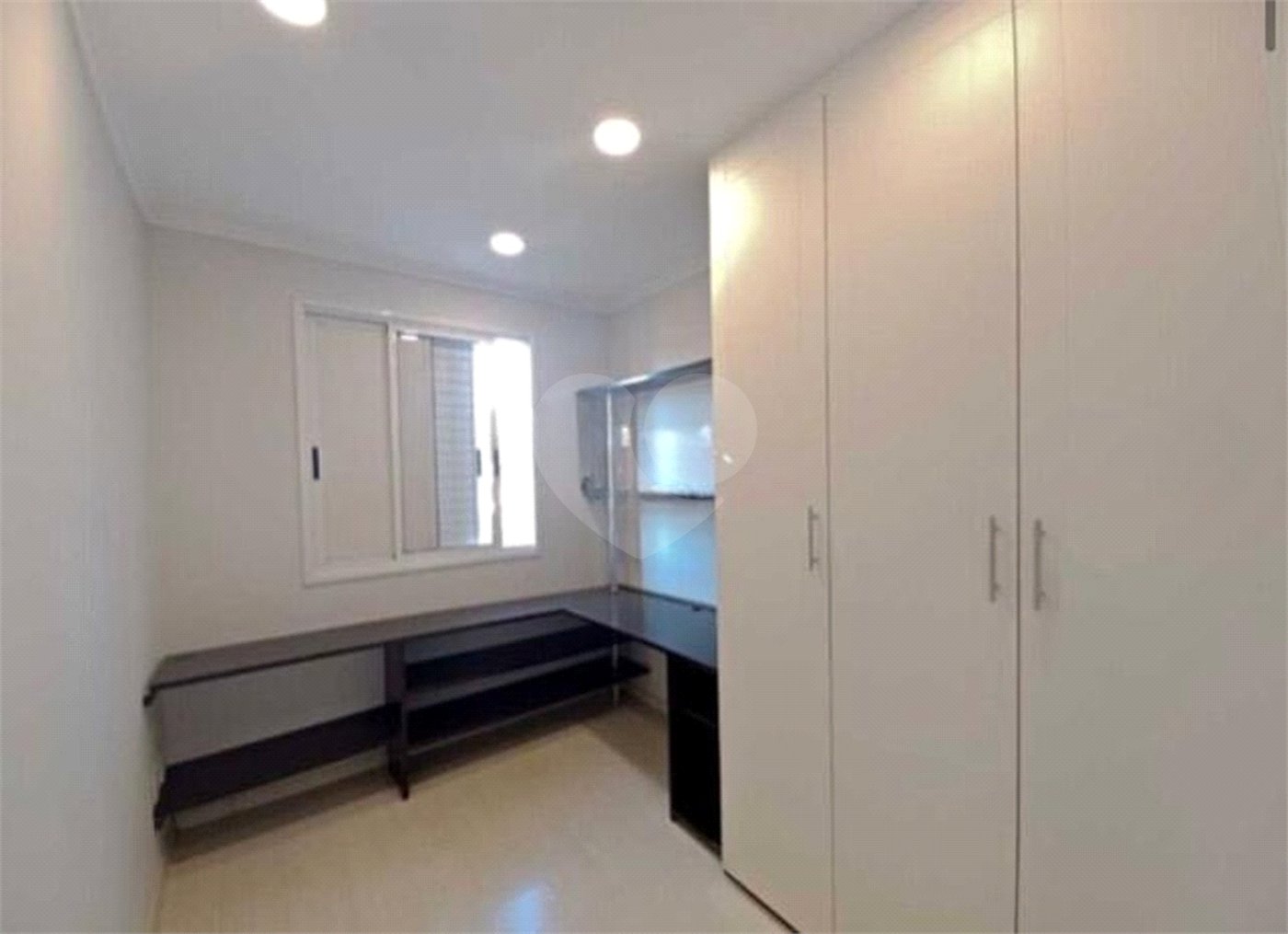 Apartamento no Edifício Torres di Itália.