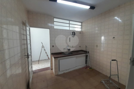Casa Disponível para Venda ou Locação na Vila Nery – Ideal para Residência ou Comércio