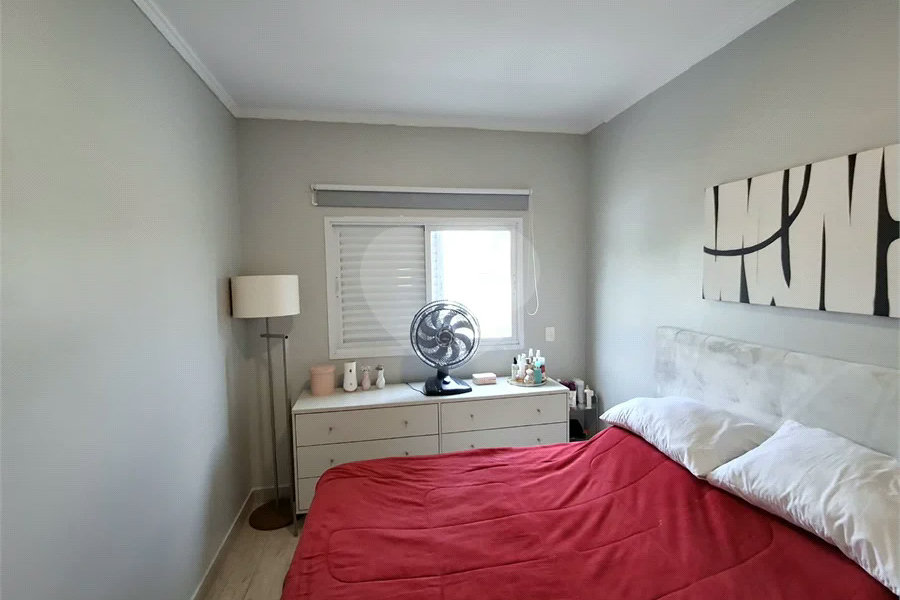Casa à venda com 3 quartos, sendo 1 suíte, no condomínio Vila Arnoni, São Paulo - SP