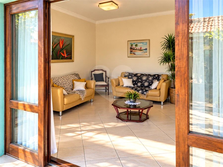 Casa à venda com 3 suítes em Indaiá, Caraguatatuba, SP
